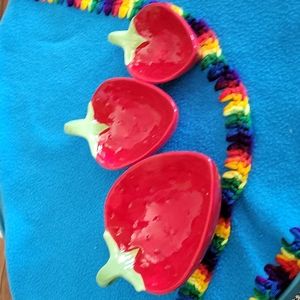 Set of 3 strawberry bowls